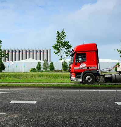 Daarnaast doorkruist de A4 de regio. Deze snelweg dient als noord-zuidverbinding tussen Amsterdam - Schiphol - Den Haag - Rotterdam - Antwerpen.