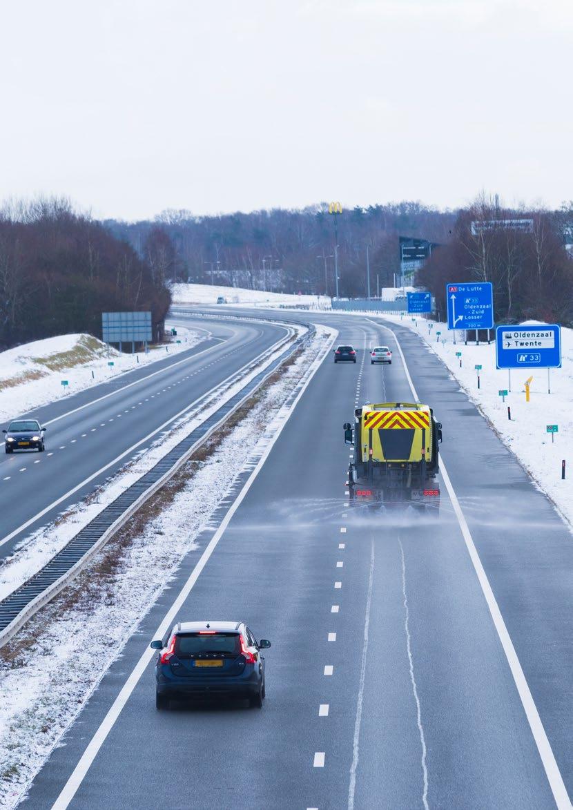 2.3 Zeezout Zeezout wordt gewonnen in warmere zuidelijke landen door middel van verdamping van zeewater door de zon.