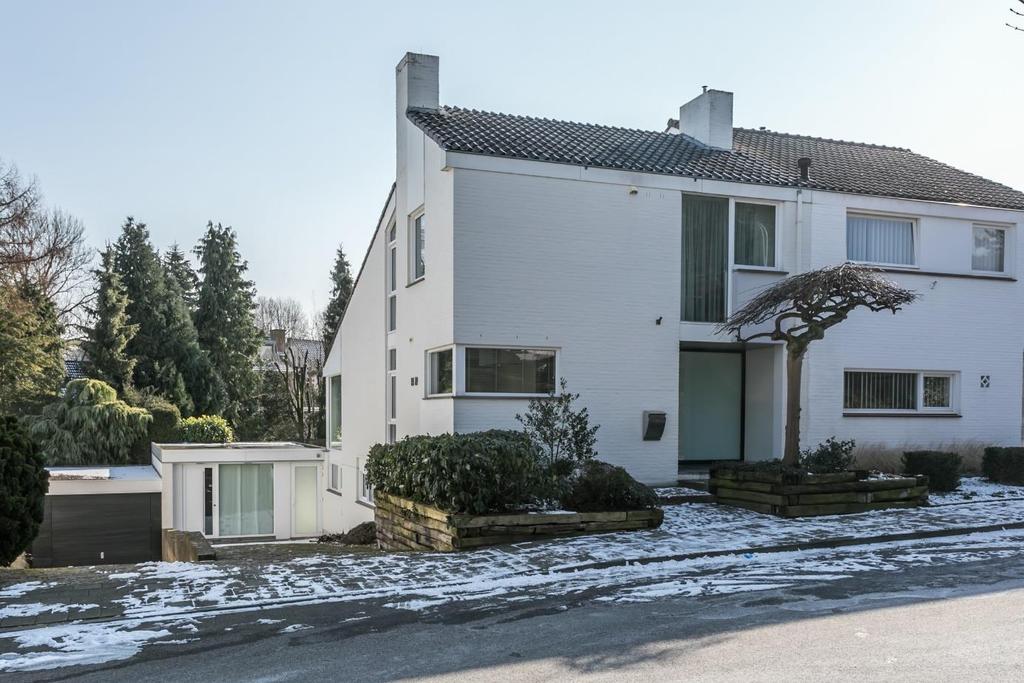 Te Koop Maastricht, Pomerollaan 65 Bouwjaar : 1974 Woon opp. : 165 m² Perceel opp.