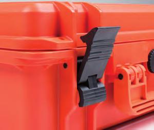 Water- en stofdichte koffers verkrijgbaar in verschillende maten en met standaard of klantspecifiek schuiminterieur.