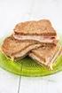 Lunch. Brood (bread) Gezond 6,95 Ham en kaas met rauwkost en een gebakken eitje Ham & cheese sandwich with salad and a fried egg